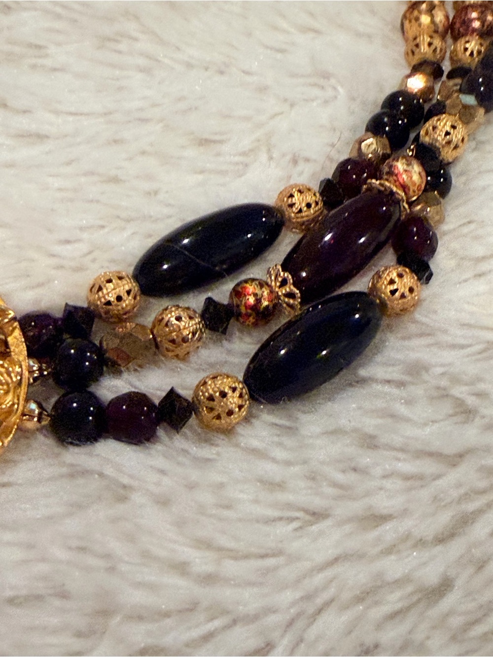 Elegant Vintage Ruby Red, black & Gold Beaded Statement Necklace - Picture 12 of 15